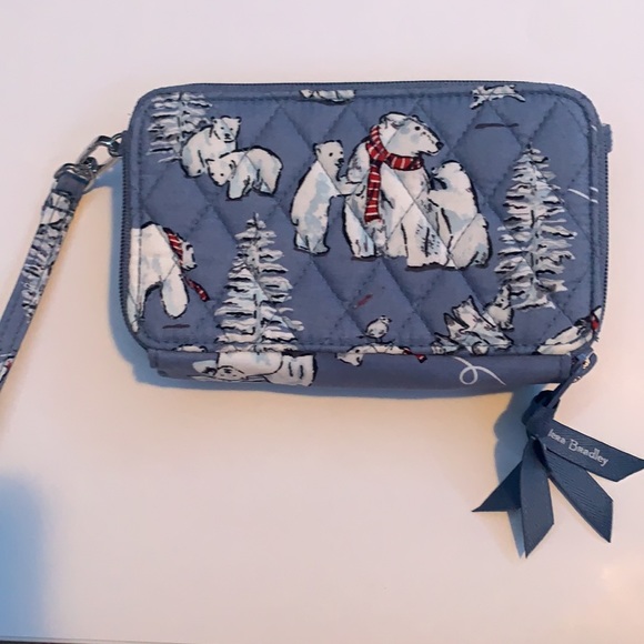 Vera Bradley crossbody/ wristlet. Blue Polar bear print. 3 sections. - Picture 7 of 7